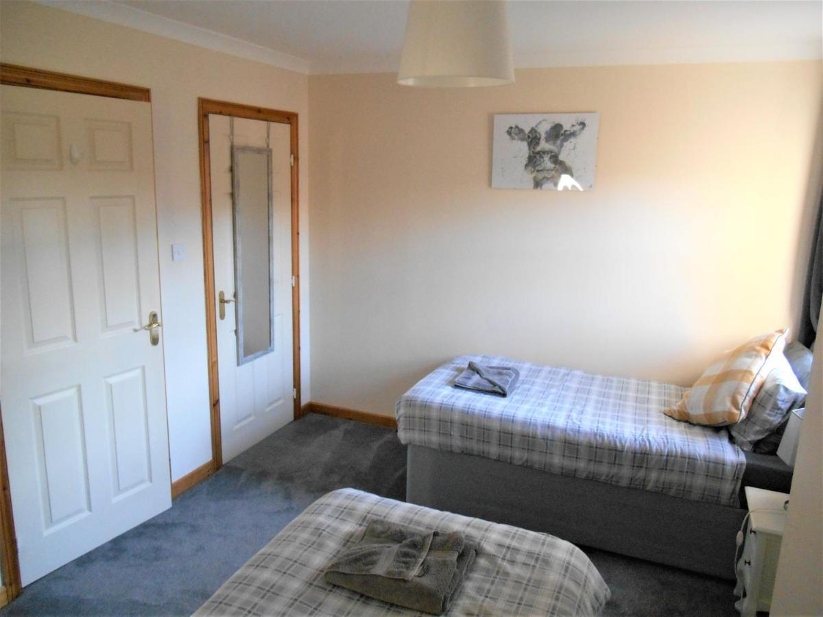 The View Deer Park Luxury Apartment Edimburgo Esterno foto